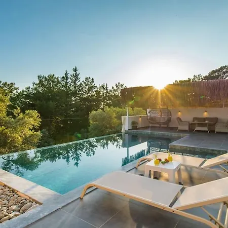 2 Kisilik, Jakuzili, Balayi Villasi Villa *